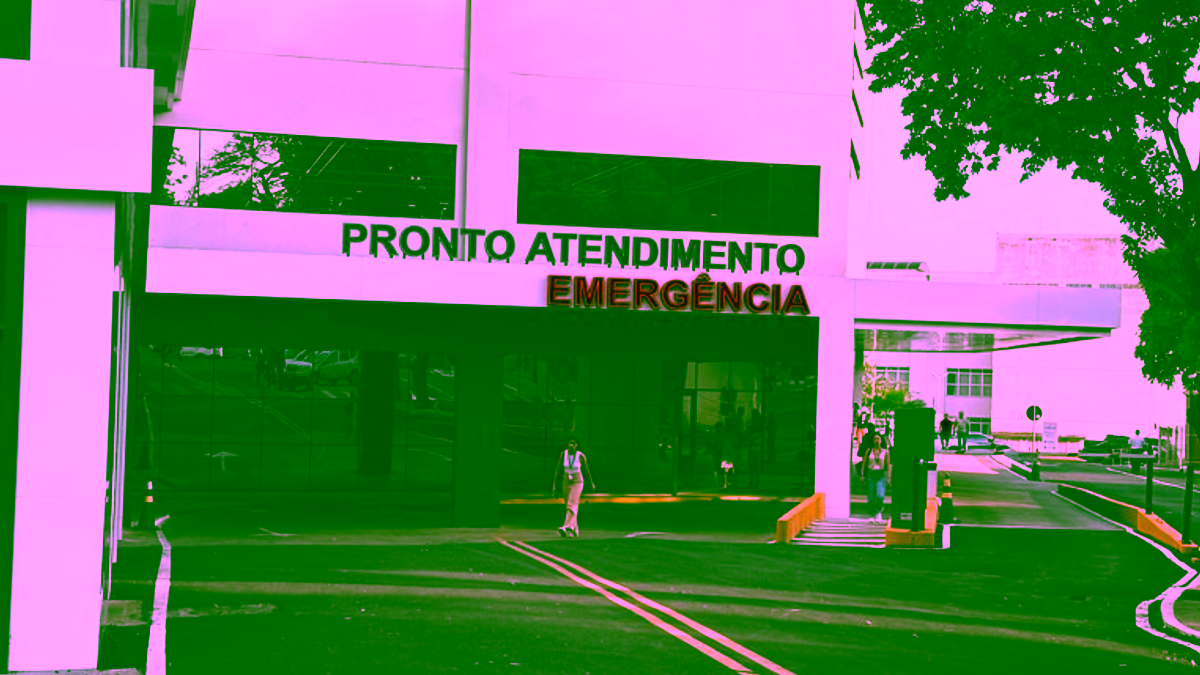 Mulher é internada em estado grave após ser atropelada em cruzamento de Rio Preto (SP)