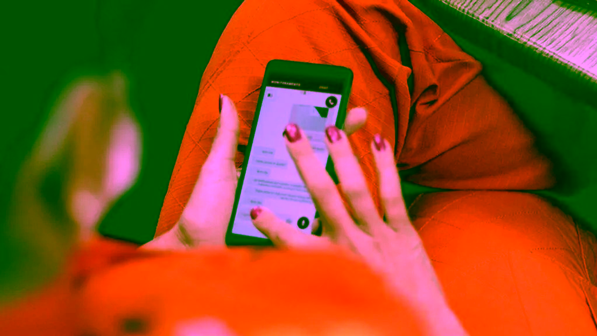Ocorrência de violência digital contra mulheres cresceu 188% em um ano