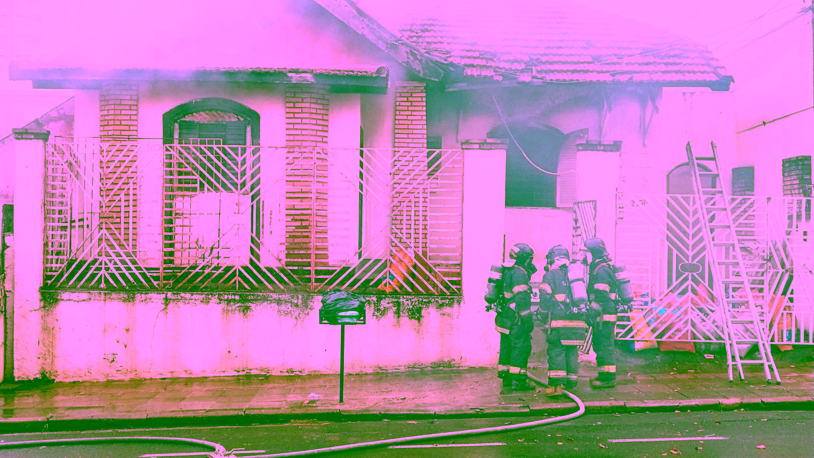 Incêndio destrói pensão na Boa Vista em Rio Preto (SP)