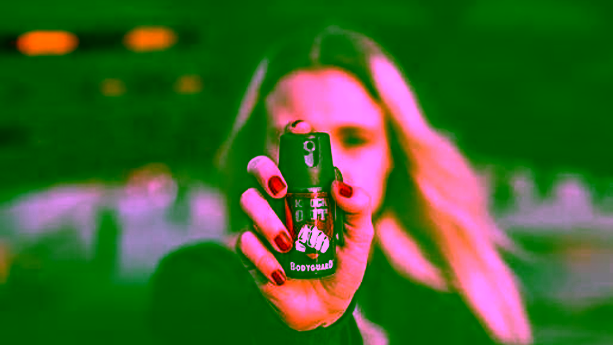 Senado aprova venda de spray de pimenta para mulheres; medida aguarda sanção presidencial