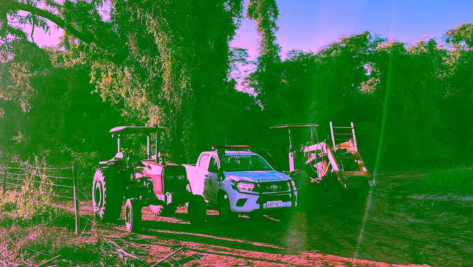 Polícia Ambiental recupera tratores e ensiladeira furtados de propriedade rural em Potirendaba