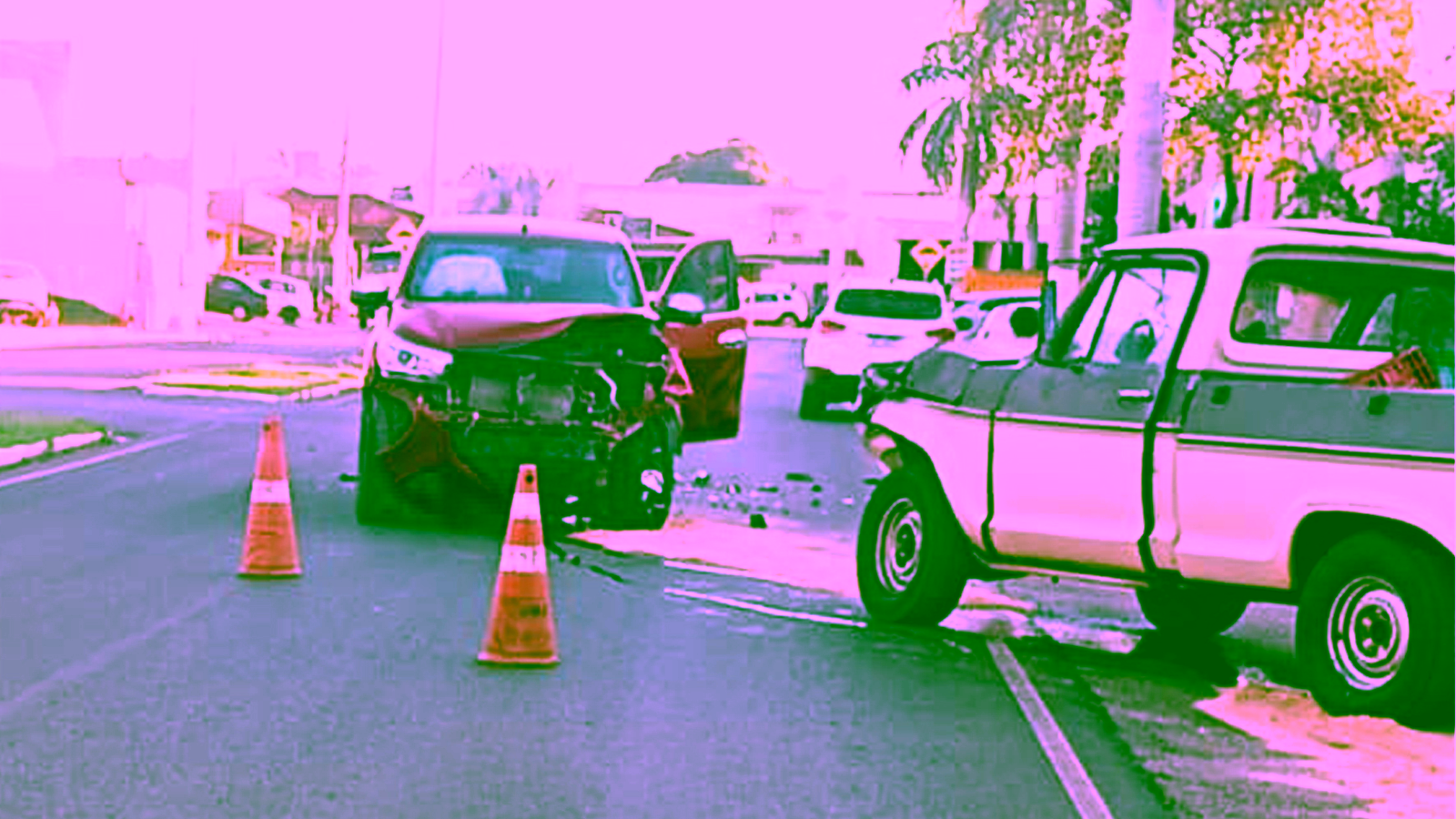 Motorista na contramão provoca grave acidente entre caminhonetes em Nova Aliança (SP)