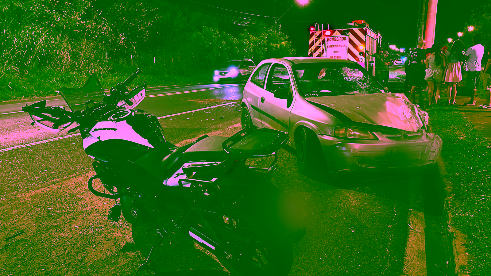 Grave acidente entre carro e motocicleta deixa dois feridos na rodovia entre Rio Preto e Ipiguá(SP)